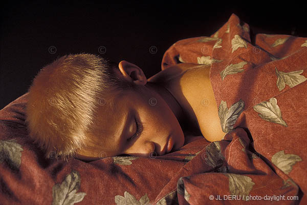 enfant endormi - asleep child